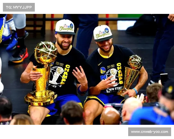 勇士角色球员爆发,团队篮球弥补库里缺阵空缺 勇士角色球员爆发,团队篮球弥补库里缺阵空缺