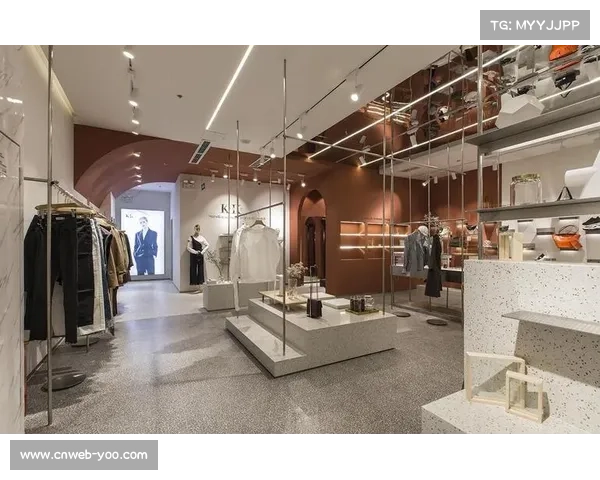 亚历山大发带造型成球迷话题，个人品牌影响力扩大